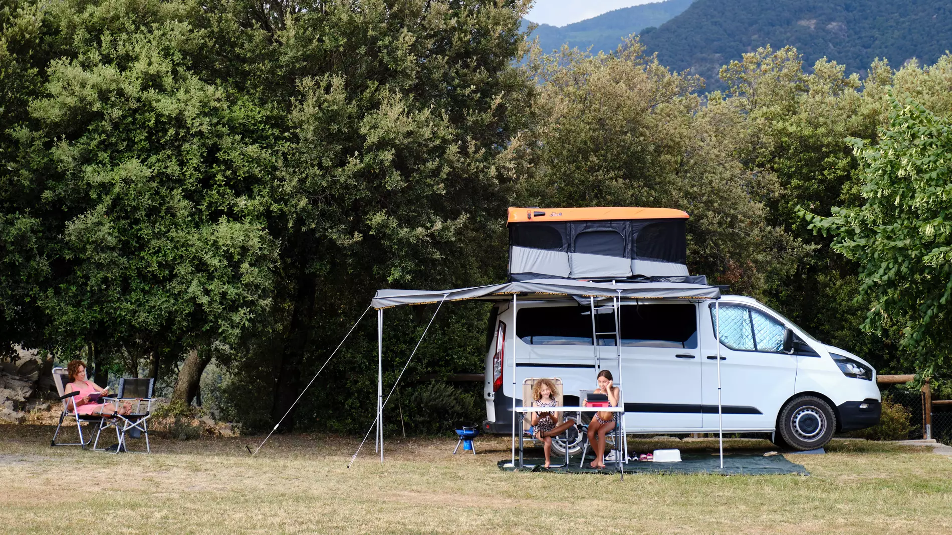 Namioty dachowe James Baroud nadają się również do camperów i campervanów