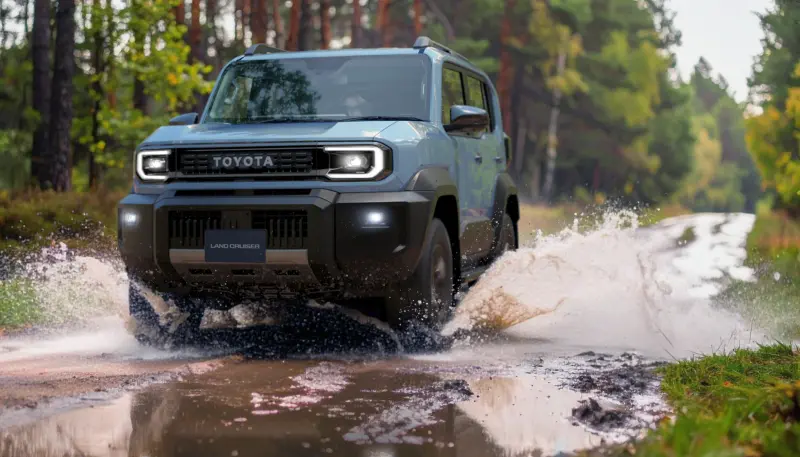 Toyota_Land_Cruiser_FJ_2026_13