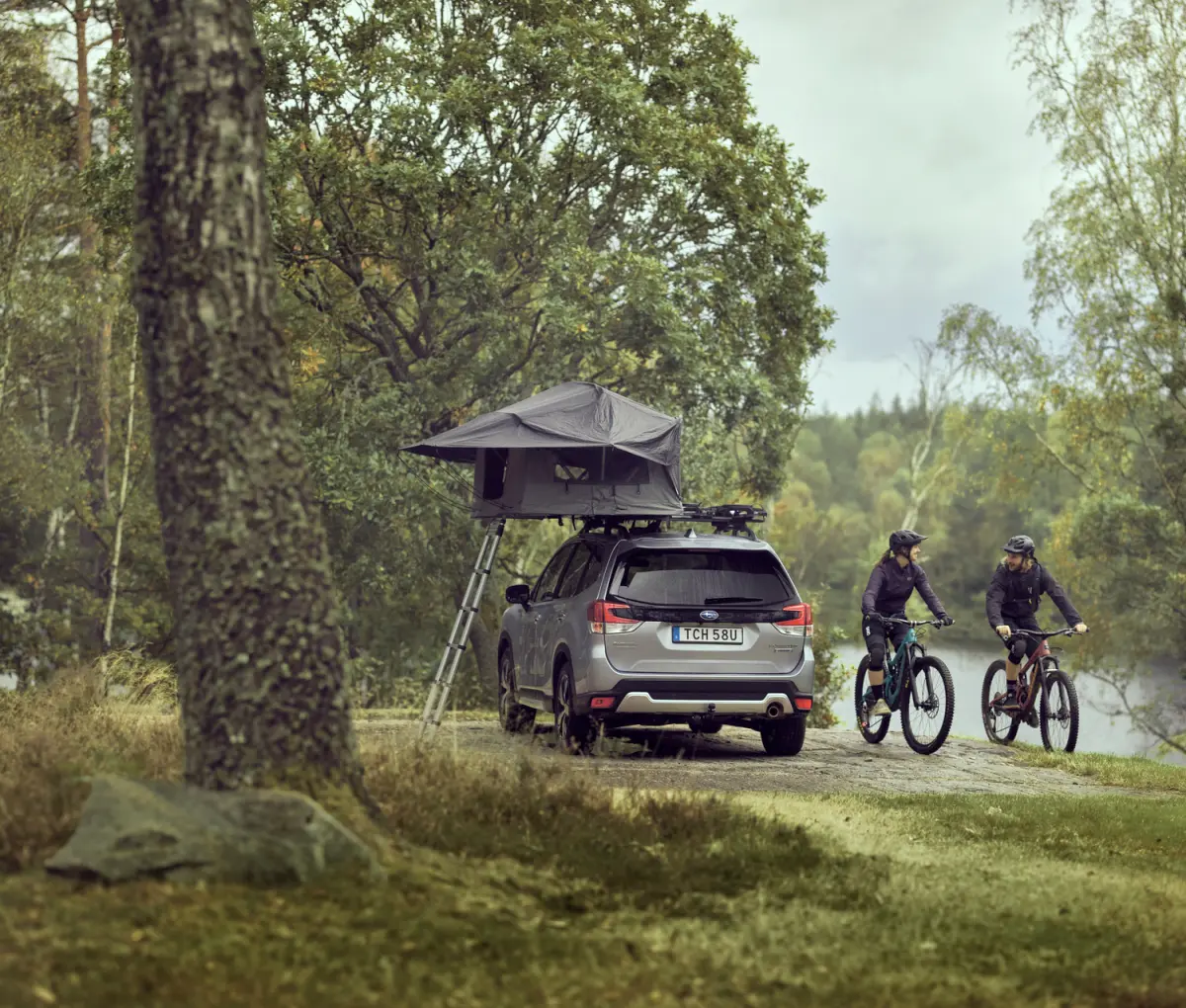 Thule Foothill – kompaktowy namiot dachowy dla aktywnych par