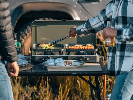 Zostań masterchefem na biwaku – oto jak przygotować się na gotowanie w terenie
