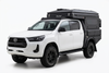 AluBlack Platforma ładunkowa ze skrzyniami do przechowywania do Toyota Hilux 2016+ z podwójną kabiną, zestaw do Alu-Cab ModCAP