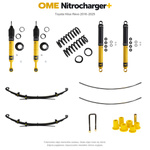 Zestaw zawieszenia OME Nitrocharger+ – Hilux Revo 2016–2025, 20/40 mm, lekki przód, wzmocniony tył Medium, z dodatkowym piórem, mocniejsze tłumienie przodu – bez dystansu przewodów hamulcowych