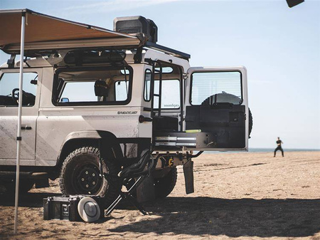 Okno uchylne Front Runner Gullwing ze szkłem do Land Rover Defender 90/110 (1983–2016)