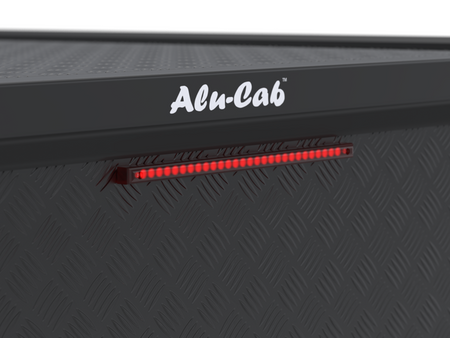 Zabudowa Alu-Cab Hardtop "Guard" Toyota Hilux Revo (2016+) Extra Cab z ryflowaną blachą