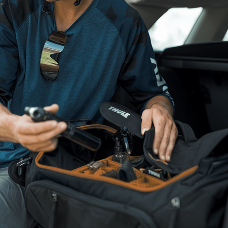 Rowerowa torba podróżna Thule RoundTrip – czarna
