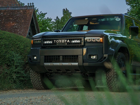 Zestaw modernizacji świateł przeciwmgielnych LAZER do Toyota Land Cruiser 250 (2024+)