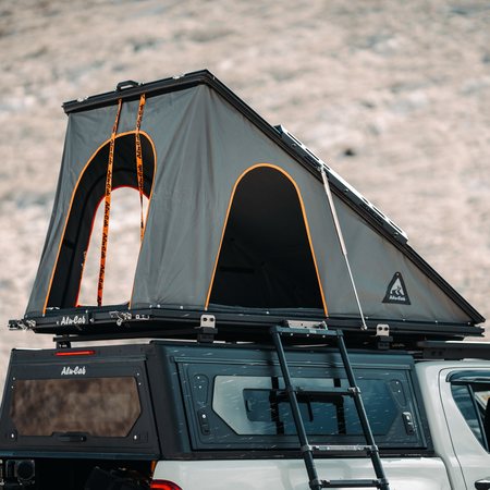 Zestaw wyprawowy Alu-Cab LT-50 Adventurer – kompletny system z namiotem dachowym