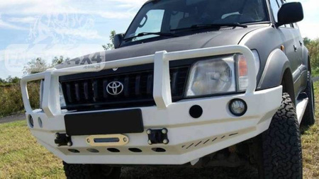 Zderzak przedni z bullbarem wzór GU4 do wersji z plastikowymi poszerzeniami nadkoli Fabryka4X4 – Toyota Land Cruiser J95 96-99