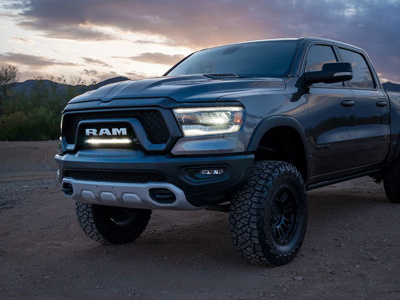 Zestaw lamp LED do grilla Lazer Lamps Linear-18 i-LBA — RAM Rebel (2019–2024)
