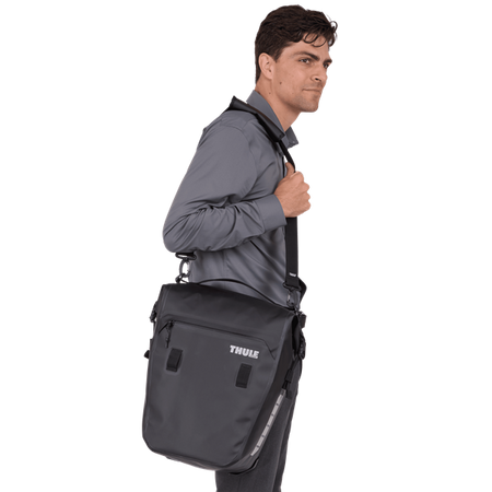Sakwa Thule Shield 22 l – czarna