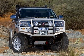 ARB Zderzak stalowy Deluxe Bar - Hilux