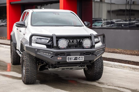 Stalowy zderzak ARB Summit MKII do Toyota Hilux GR Sport (2024) - kompatybilny z wyciągarką, czarny mat