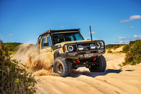 Stalowy zderzak przedni ARB Summit MKII do Toyota Land Cruiser 70 - kompatybilny z wyciągarką