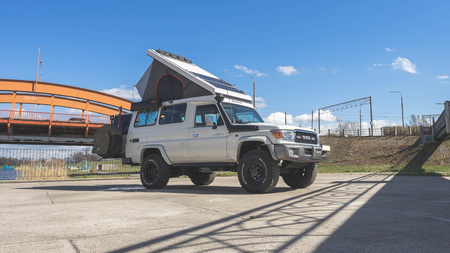 Dach otwierany Alu-Cab Hercules do Toyota Land Cruiser HZJ 78 - biały