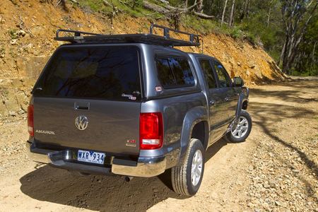 Zabudowa ARB Hardtop Canopy "Classic" Volkswagen Amarok (2010-2022) Double Cab, gładka, lewe okno podnoszone, prawe rozsuwane