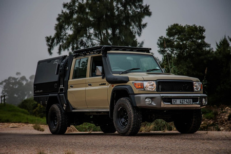 AluBlack Platforma ładunkowa z zabudową do Toyota Land Cruiser 79 z podwójną kabiną