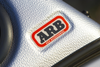 Zabudowa ARB Hardtop Canopy "Classic" Mitsubishi Triton (2024- ) Double Cab, gładka, lewe okno rozsuwane, prawe podnoszone