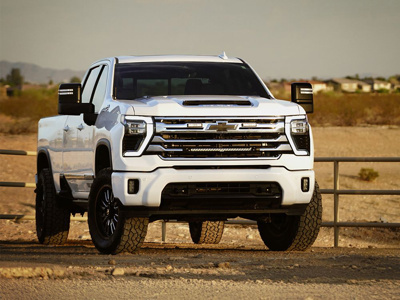 Zestaw lamp LED do grilla Lazer Lamps Linear-24 Elite — Chevrolet Silverado 2500/3500 High Country (2024+)