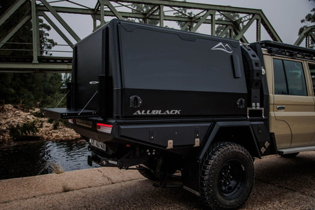 AluBlack Platforma ładunkowa z zabudową do Toyota Land Cruiser 79 z podwójną kabiną