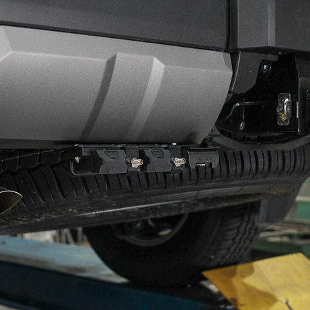 Uchwyt na 3 gniazda TLR Multi Trailer 3 Plug Bracket – Toyota Prado 250 (2024- )