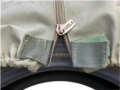 Pokrowiec na koło zapasowe Camp Cover z nadrukiem odblaskowym — do 78 cm — kolor khaki