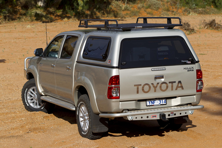 Zabudowa ARB Hardtop Canopy "Classic" Toyota Hilux (2005-2015) Double Cab, gładka, podnoszone okna