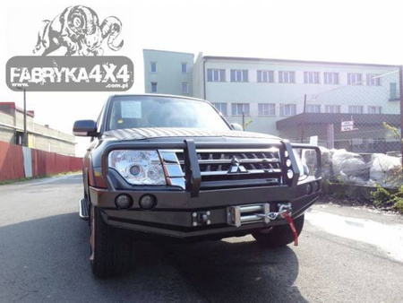 Zderzak przedni z bullbarem Fabryka4X4 – Mitsubishi Pajero IV 2015