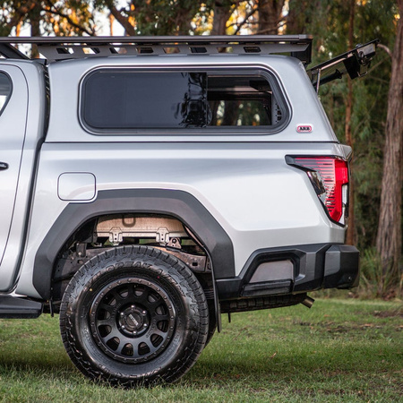 Hardtop ARB Classic do Toyoty Hilux (od 2026) – prawe okno uchylne i lewe przesuwne