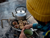 Grill biwakowy Front Runner Braai do transportu na kole zapasowym