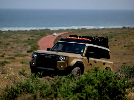 Bagażnik dachowy Front Runner Slimsport z miejscem na listwę LED Toyota Land Cruiser 250 Prado (2024- )