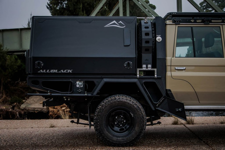 AluBlack Platforma ładunkowa z zabudową do Toyota Land Cruiser 79 z podwójną kabiną