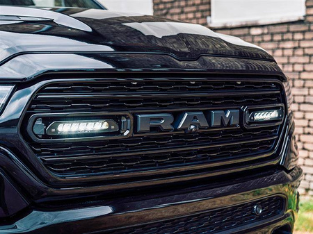 Zestaw lamp LED do grilla Lazer Lamps 2 × Linear-6 Elite — Dodge RAM 1500 DT Limited 2019+