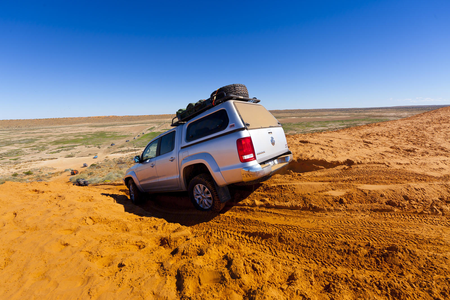 Zabudowa ARB Hardtop Canopy "Classic" Volkswagen Amarok (2010-2022) Double Cab, gładka, podnoszone okna