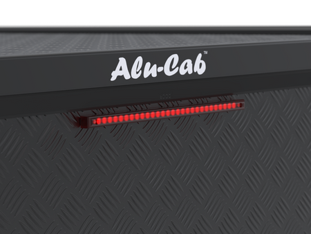 Zabudowa Alu-Cab Hardtop "Guard" Isuzu D-Max (2020+) Double Cab z ryflowaną blachą
