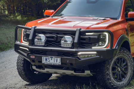 Stalowy zderzak ARB Summit MKII do Ford Ranger Raptor (2022) - kompatybilny z wyciągarką, czarny mat