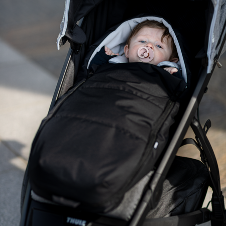 Wkładka dla noworodka do wózka Thule Newborn Nest – czarna