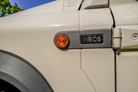 Dach podnoszony Alu-Cab Silenus – INEOS Grenadier, Scottish White