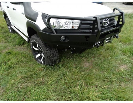 Zderzak przedni z bullbarem Fabryka4X4 – Toyota Hilux Revo 2016–19