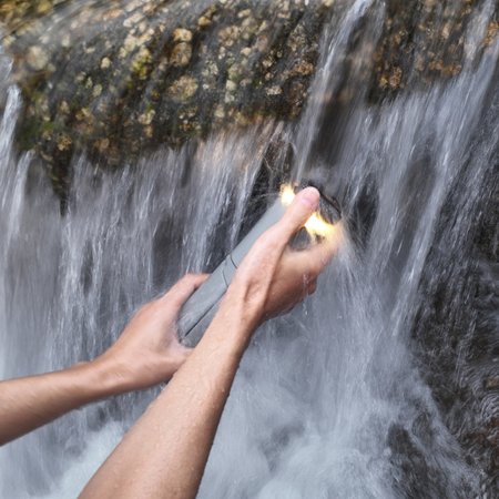 Teleskopowa lampa LED ouTask  - jasnoszara