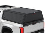 Hardtop Alu-Cab Guard – Toyota Tundra III 2022+ Short Bed 5,5 ft, blacha ryflowana
