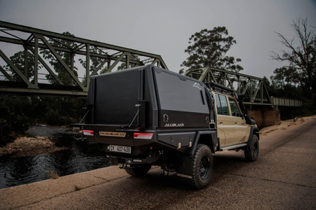 AluBlack Platforma ładunkowa z zabudową do Toyota Land Cruiser 79 z podwójną kabiną