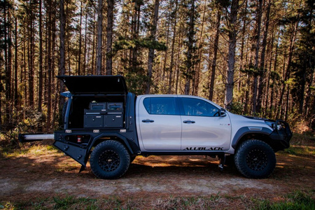 AluBlack Platforma ładunkowa z zabudową do Toyota Hilux 2016+ z podwójną kabiną