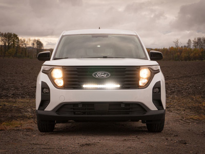 Zestaw lamp LED do grilla Lazer Lamps 1 × Linear-18 — Ford Transit Courier (2023+)