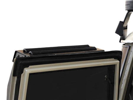 Drabinka Front Runner do Toyoty Land Cruiser 76 Station Wagon