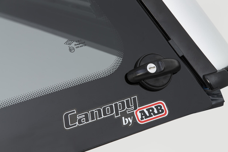 Zabudowa ARB Hardtop Canopy "Classic" Toyota Hilux (2015- ) J Deck, Double Cab, gładka, lewe okno otwierane, prawe rozsuwane