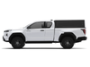 Hardtop Alu-Cab Contour – Toyota Hilux Travo 2026+ Extra Cab, bez okien bocznych