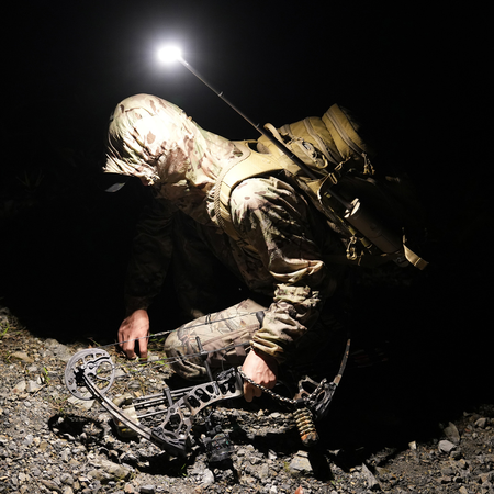 Teleskopowa lampa LED ouTask  - piaskowa