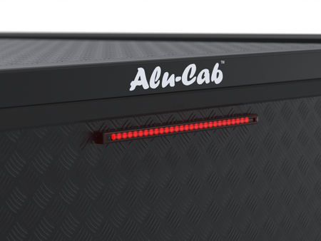 Zabudowa Alu-Cab Hardtop "Guard" Toyota Tacoma (2024+) Short Bed z ryflowaną blachą