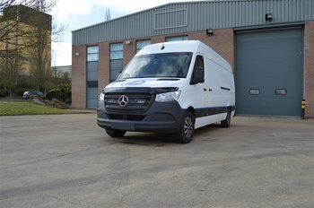 Zestaw lamp LED do grilla Lazer Lamps 2 × Triple-R 750 Standard — Mercedes Sprinter (2018+)