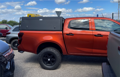 Hardtop Alu-Cab Adventure – Isuzu D-Max III 2021+ Double Cab, blacha gładka